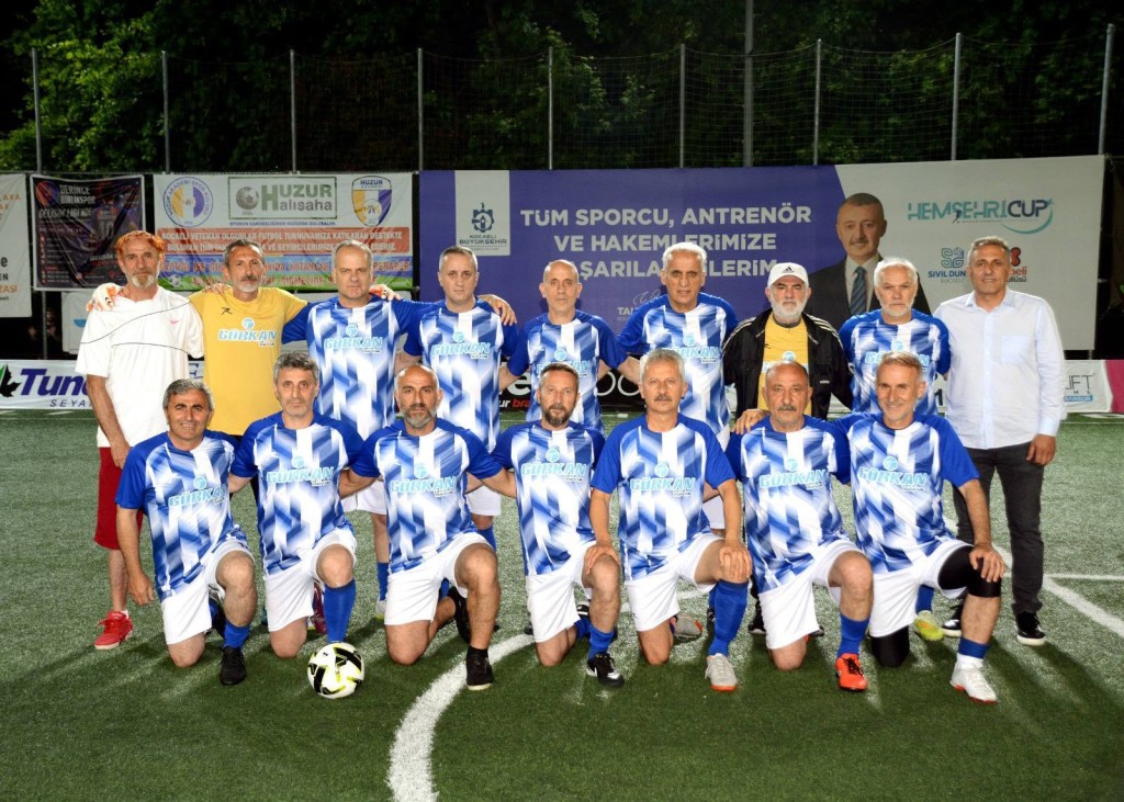 Kağıtspor’un efsaneleri sahne alıyor