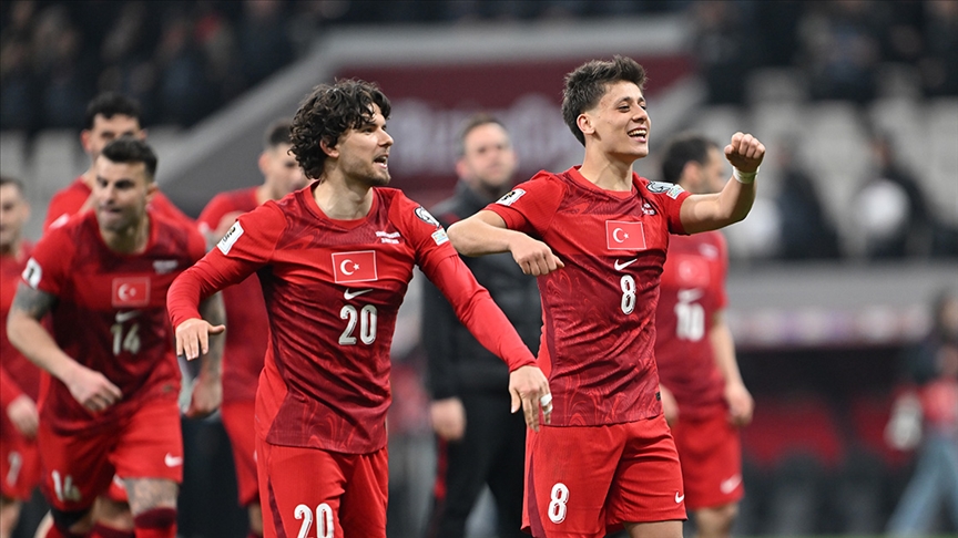 Derince’de maç heyecanı! Çay ve kahvaltı ikram