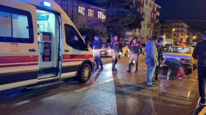 Kızını rahatsız eden gencin kulağını kesti
