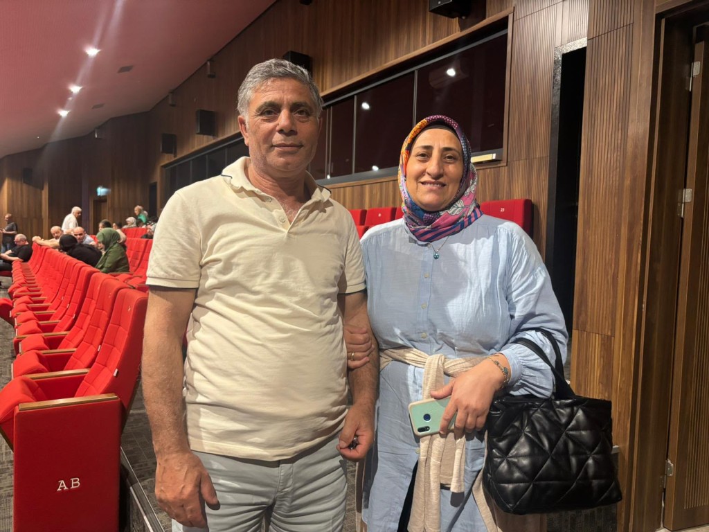 “Eşimle aynı blokta komşu olduk”