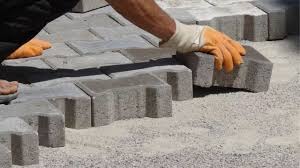 BETON PARKE VE BORDÜR ALINACAKTIR