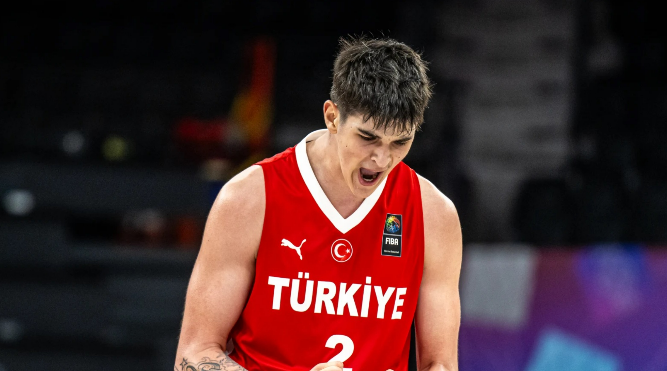 Ömer ve Karutasu şov devam ediyor! “87-66”