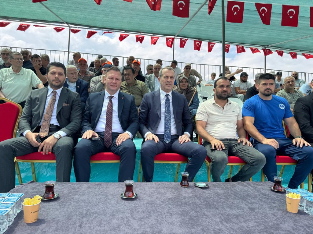 MHP Kocaeli'den ata sporuna tam destek