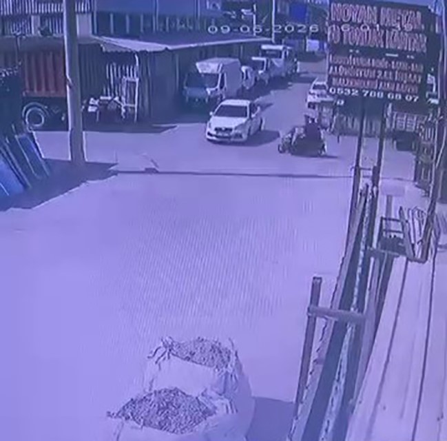 Kocaeli'de feci kaza! Otomobille motosiklet çarpıştı
