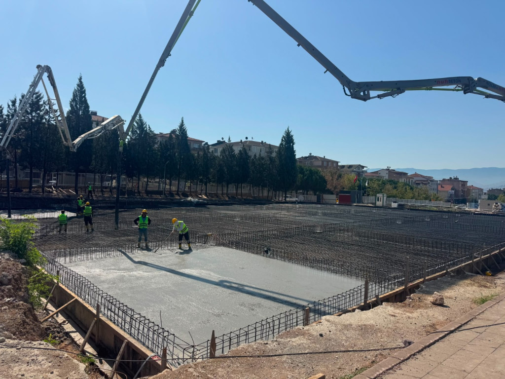 Derince'de yeni hastane için ilk beton atıldı!