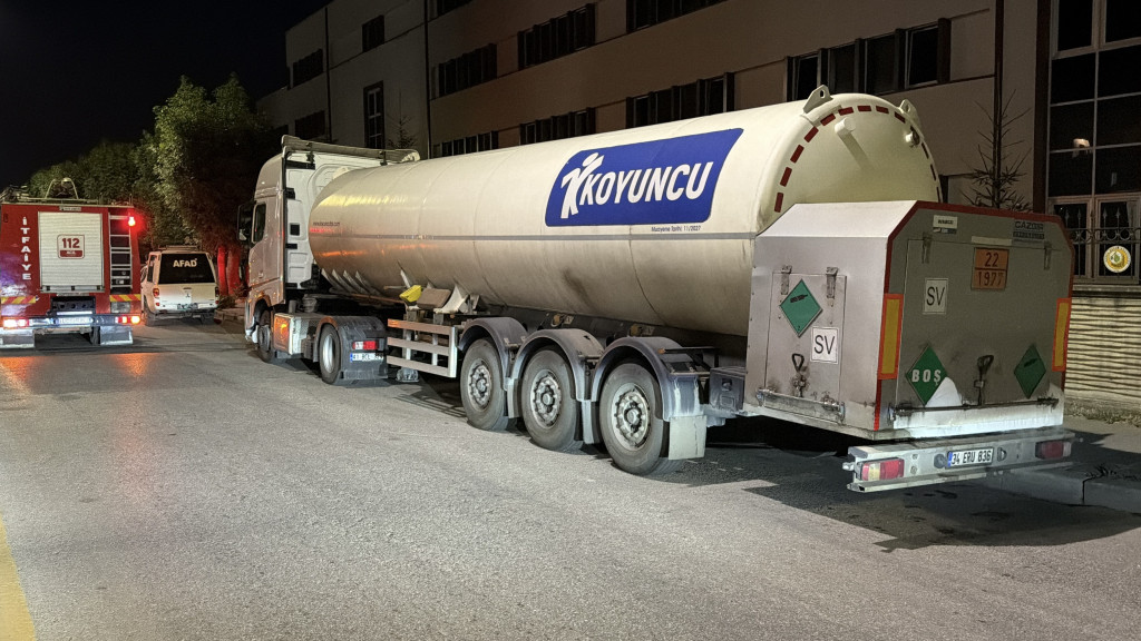 Tankerden azot gazı sızıntısı korkuttu