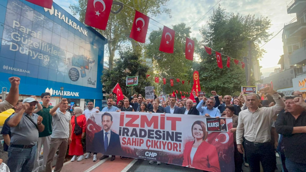 İzmit’te tek ses: “Ya hep beraber ya hiçbirimiz”