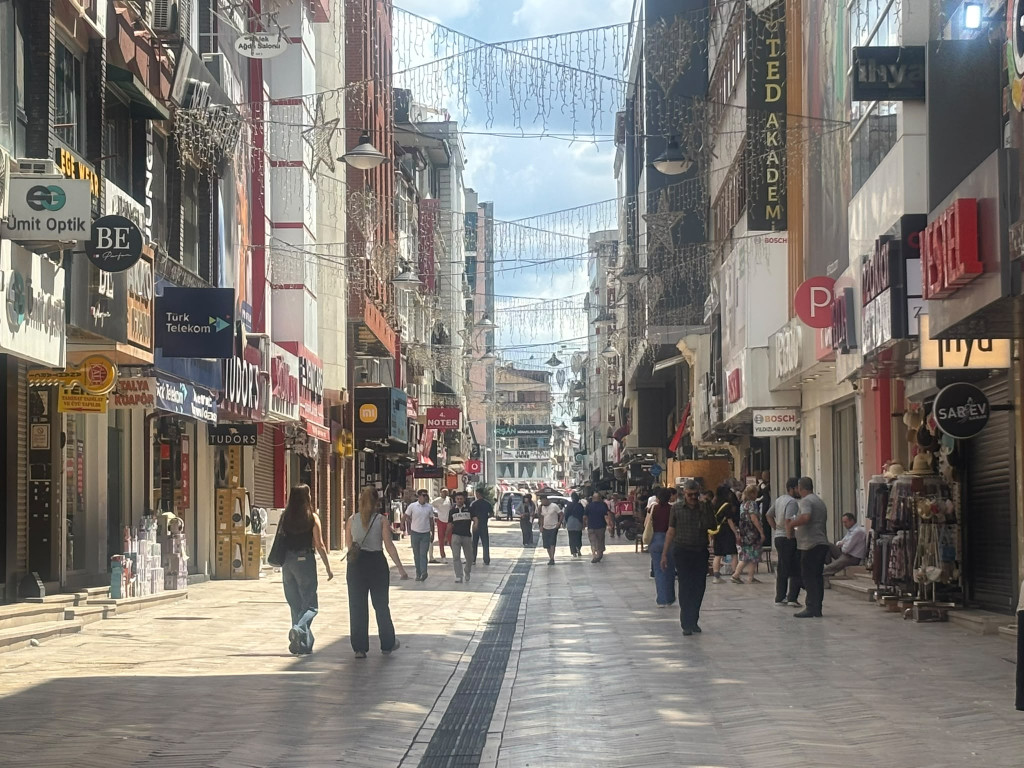 İzmit'te herkes sokağa döküldü!