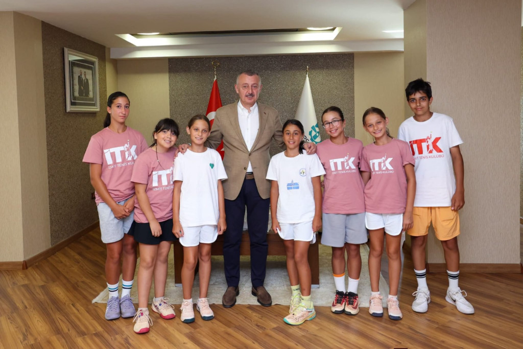 İzmitli Milli tenisçiler Büyükakın ve Yavaşer’e konuk oldu