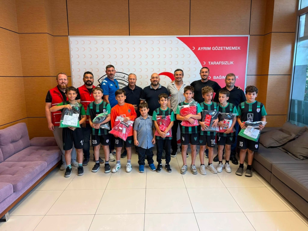 Başiskele Yıldızspor’un minikleri onurlandırıldı