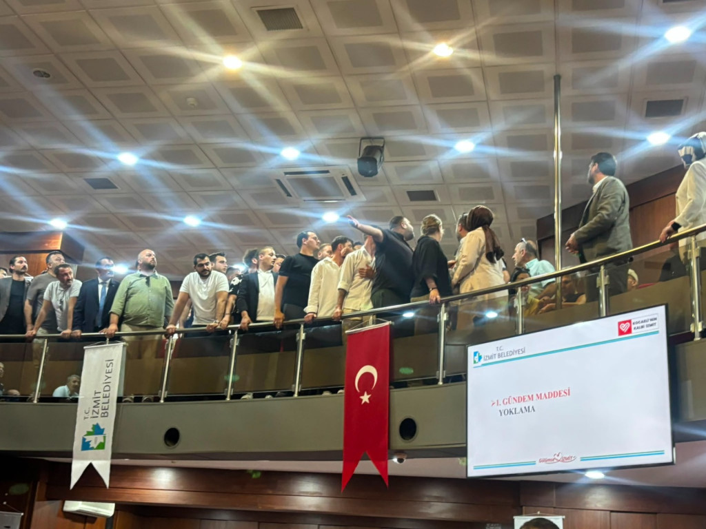 İlk gerginlik yaşandı!
