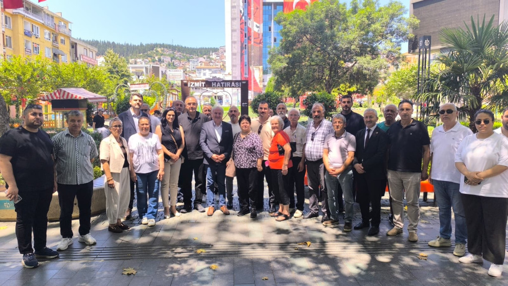 Sunay Akın'dan İzmit Belediyesi'ne ziyaret