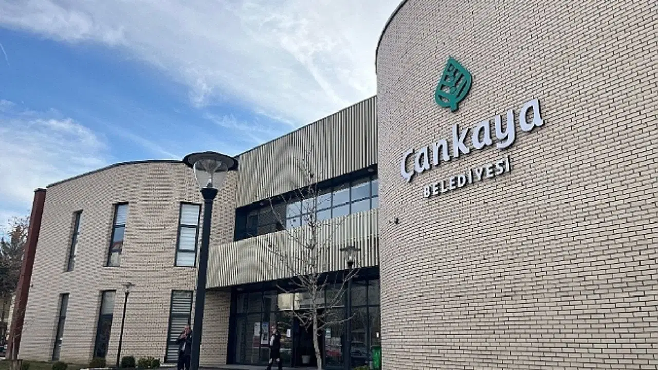 Bir belediyeye daha operasyon! Çok sayıda gözaltı var
