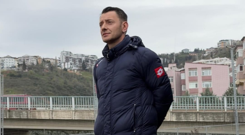 Genç antrenör Alper Gür bu sezon iki şampiyonluk birden yaşadı