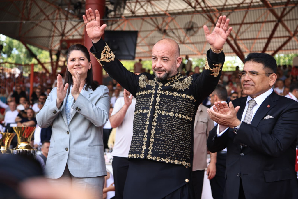 Ufuk Özünlü ağalık kemerinin ebedi sahibi oldu! İşte ödeyeceği rakam!