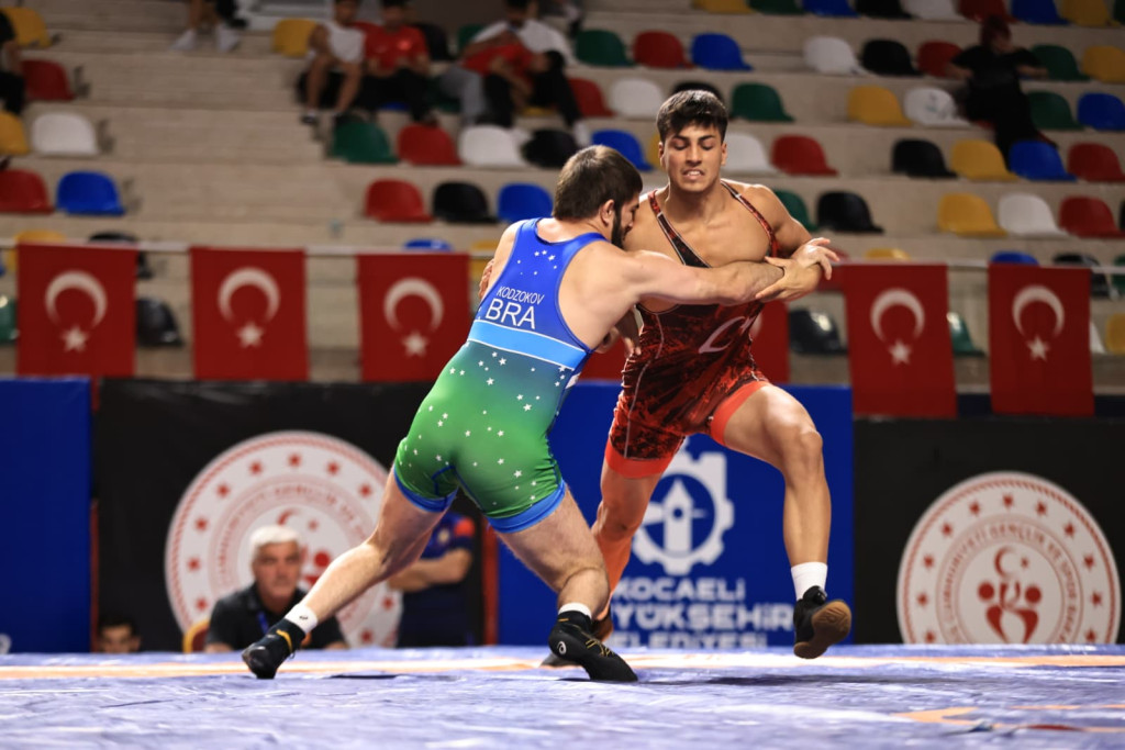 Dünya güreşi Kocaeli'yi konuştu!