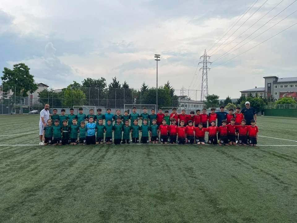 Çayırtepespor ile Okanspor’un minikleri buluştu 