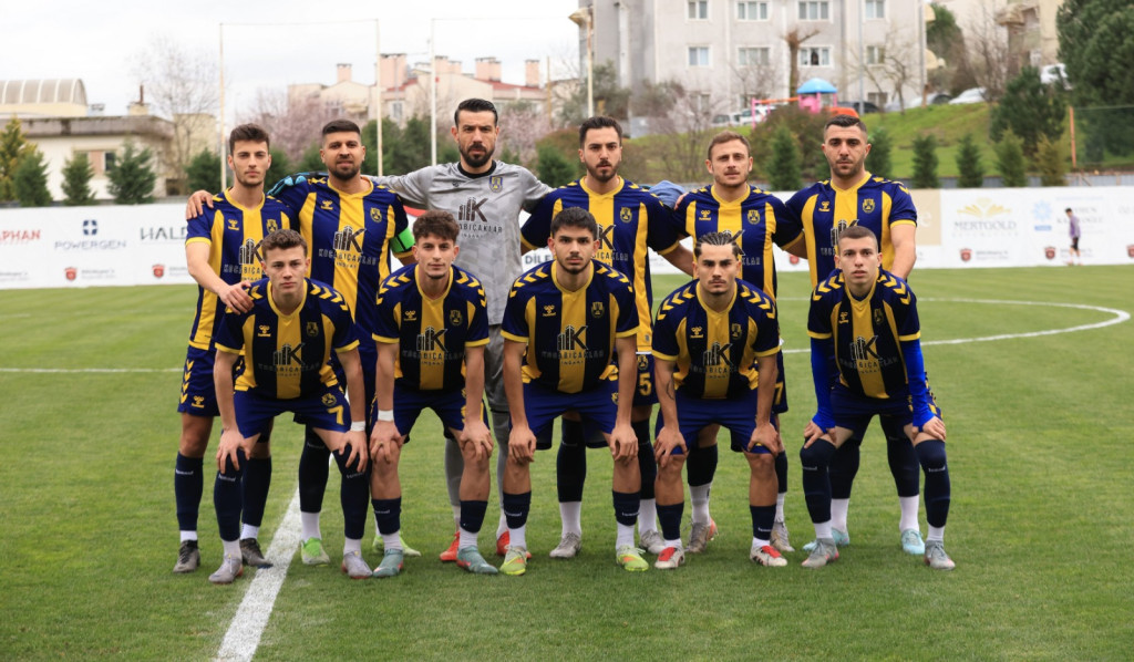 Karamürselspor önünü göremiyor!