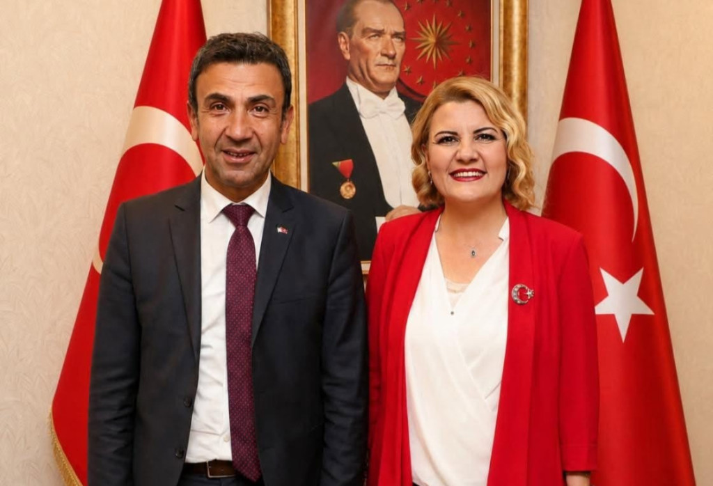 İzmit Belediyesi’nde görev Muhammet Ertürk’e geçti!