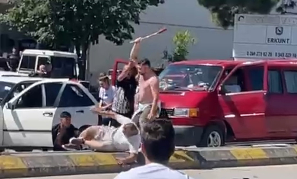 Trafikte meydan kavgası!