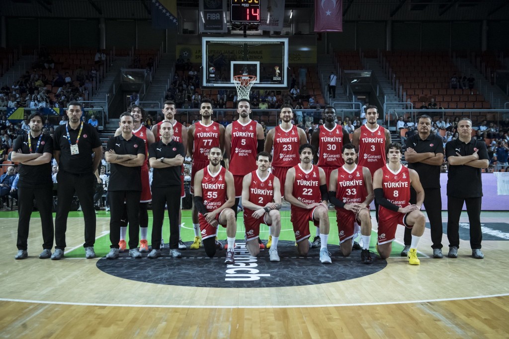 12 dev adam 2. yarıda kendine geldi!