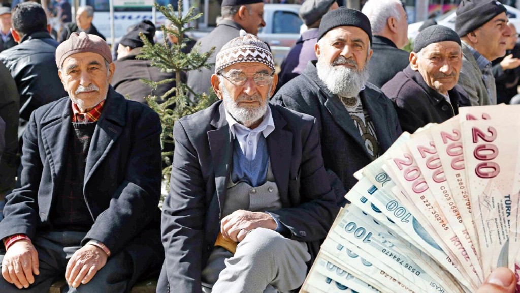 Emeklilere bedava oldu: SGK resmen duyurdu!