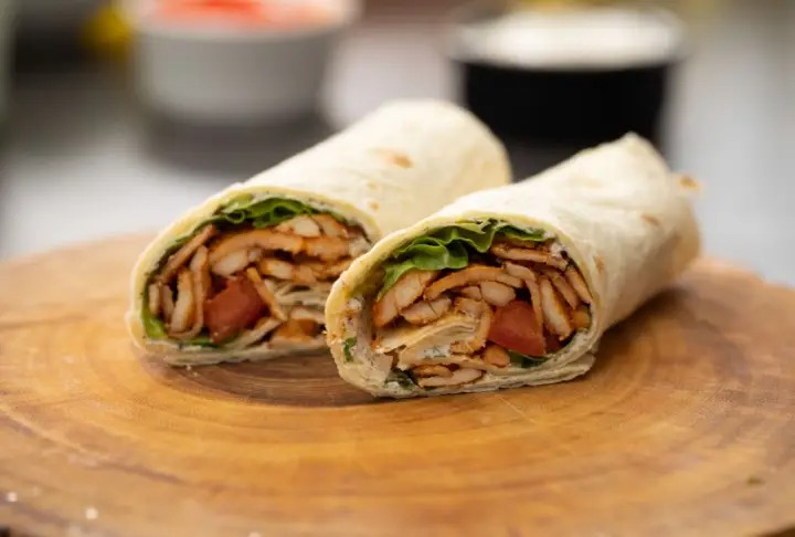 Milyonlarca kişi bu hatayı yapıyor! Tavuk döner yerken dikkat 