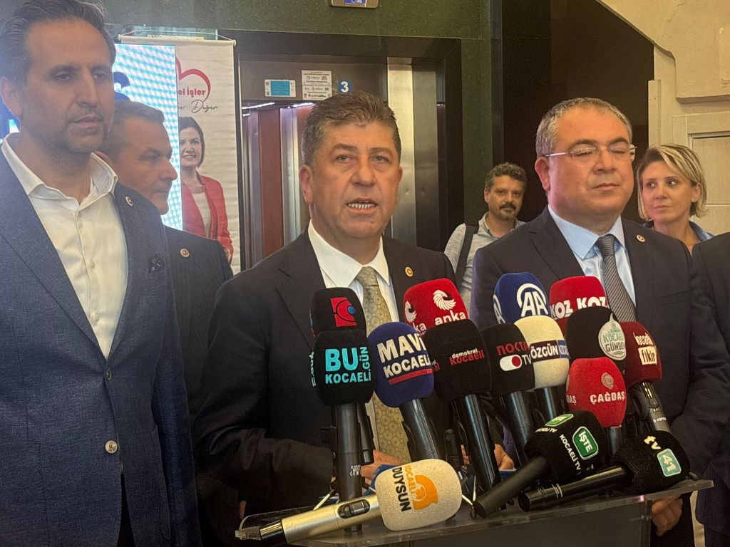 Erdem Arcan Yeni Parti'ye geçecek mi? Yaşar Tüzün cevapladı