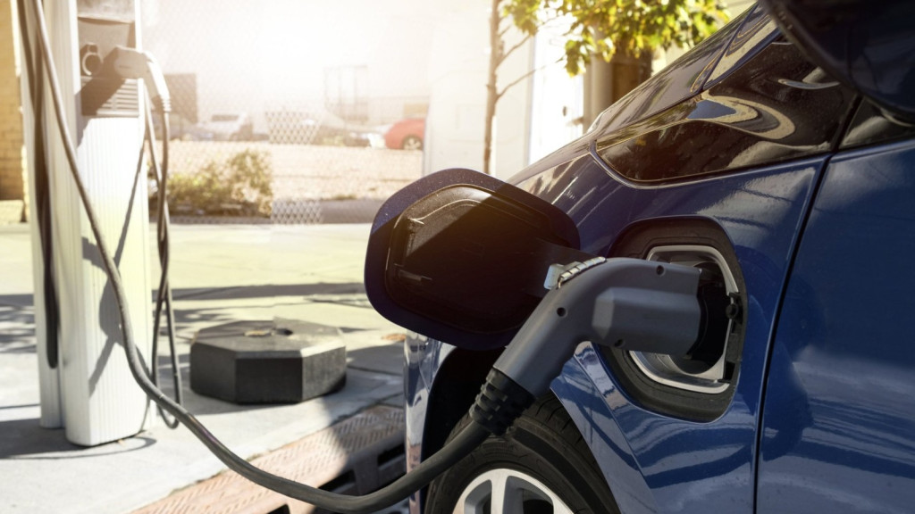 Türkiye'de elektrikli otomobillerde tarihi rekor! İlk kez bu sınır aşıldı