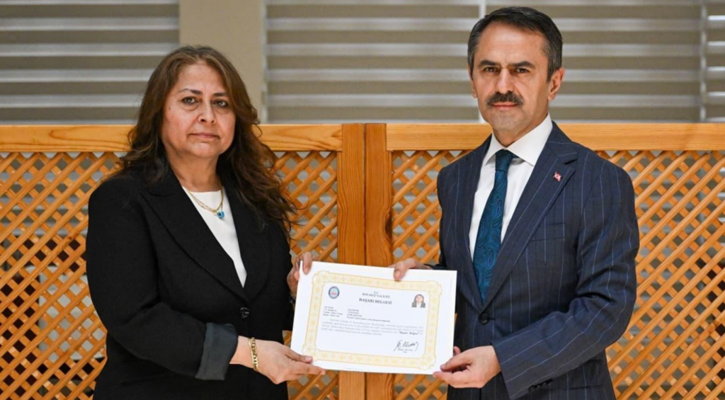 Emekliye ayrılan müdürlere veda