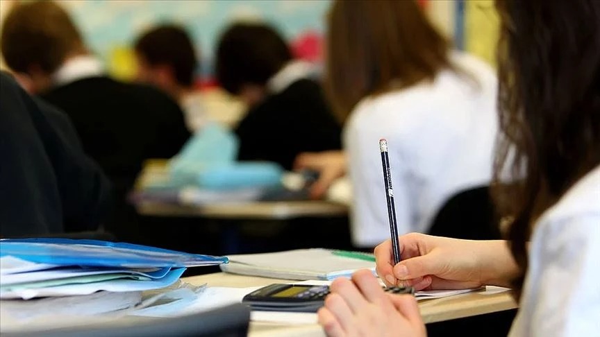 Milyonlarca öğrenci ve veliyi ilgilendiriyor: Okul kuralları baştan sona değişti! 