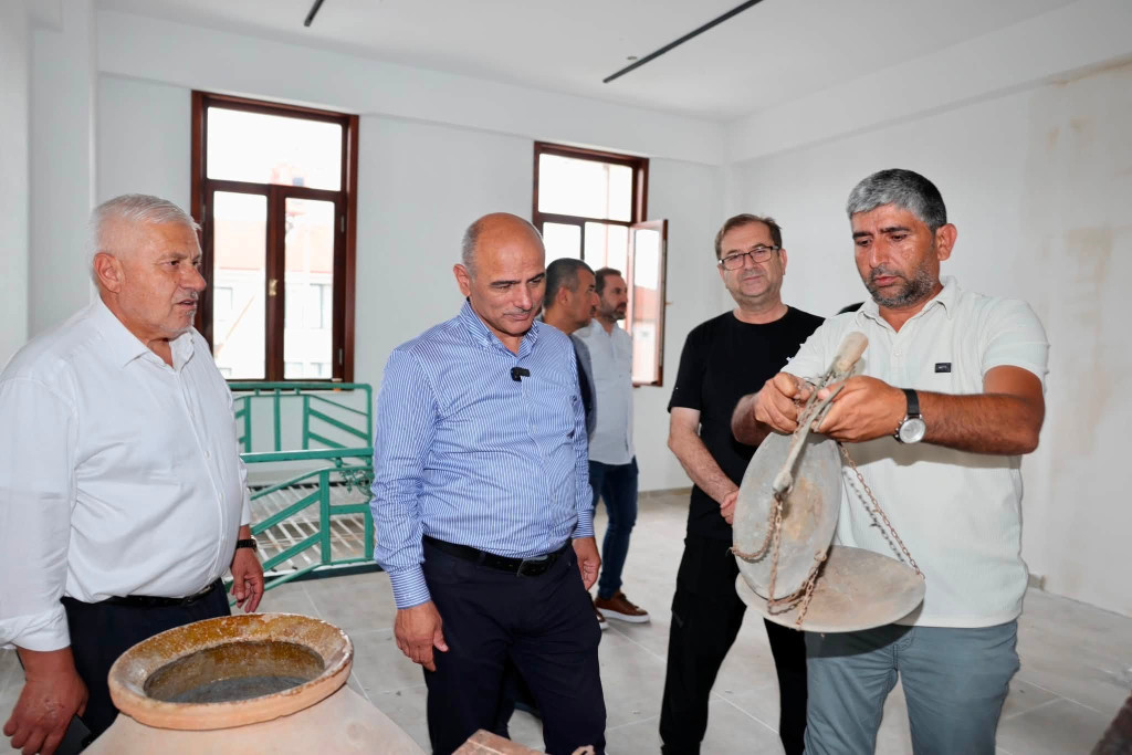 Körfez'de Taşköprü Kültür Evi açılış için gün sayıyor