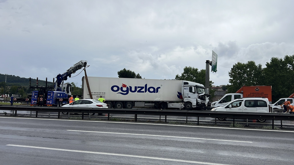 Kocaeli'de kilometrelerce araç kuyruğu oluştu!