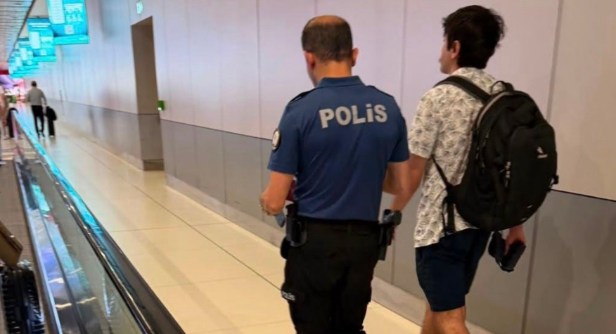 Komedyen Deniz Göktaş gözaltına alındı