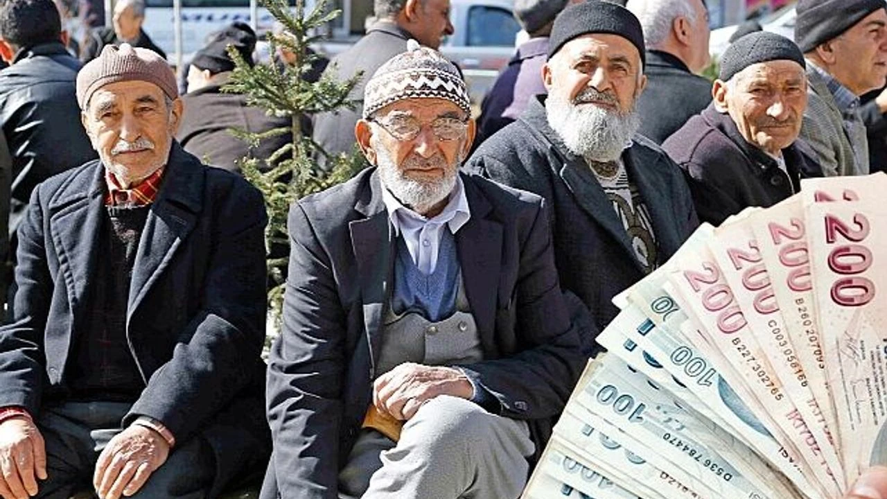 Emeklilerin hesaplarına yatacak! 3 bin 552 TL...