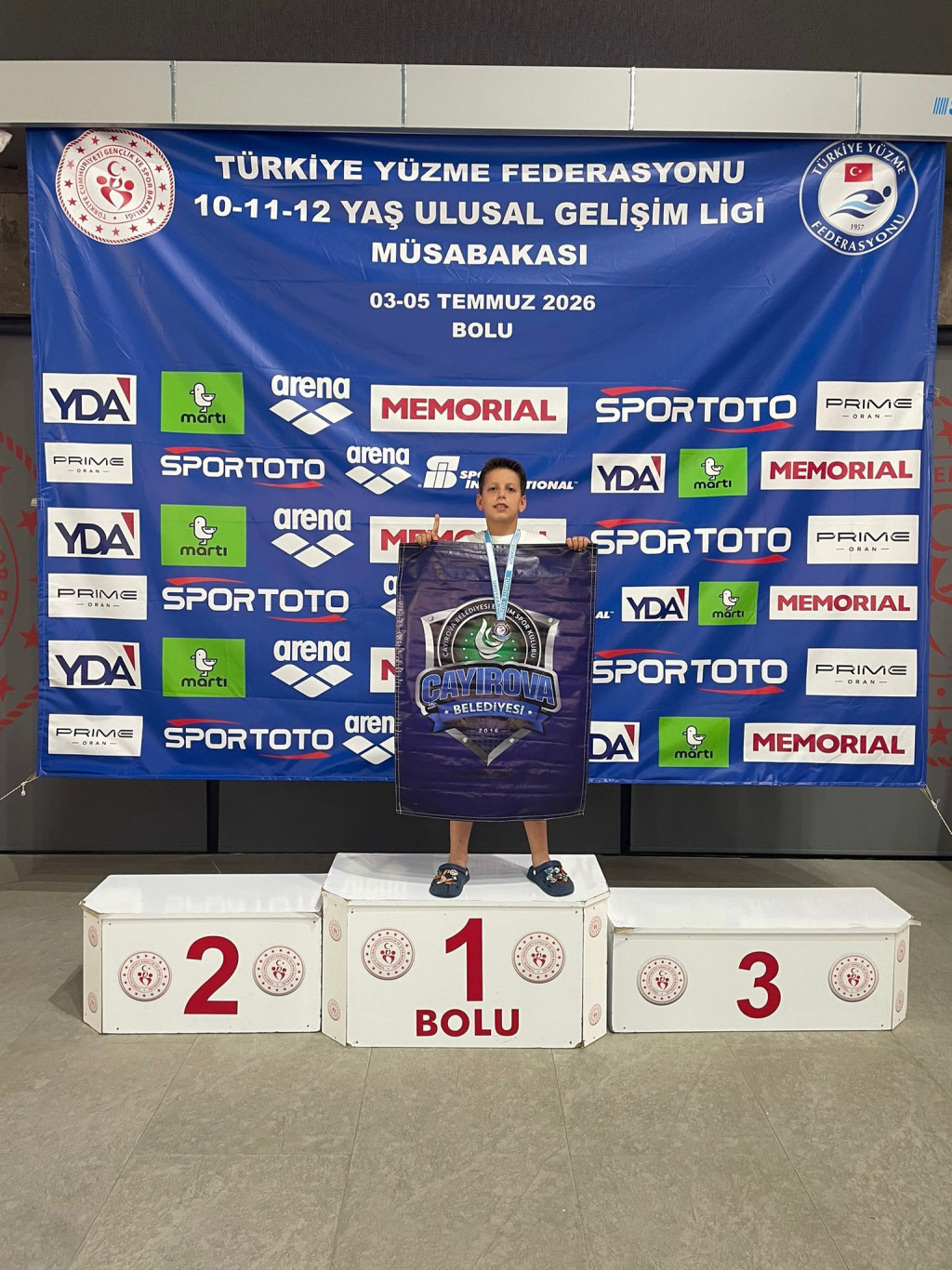 Çayırovalı yüzücüler madalyalara kulaç attı