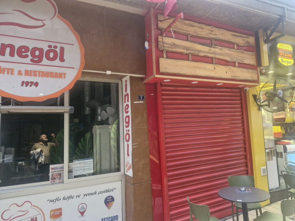 İzmit’i sarsan olayın ardından kapandı! Tabela da söküldü