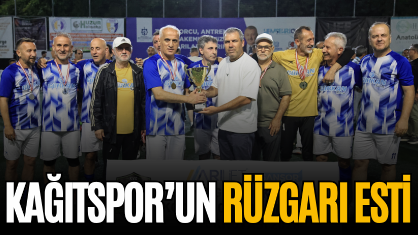 Kağıtspor’un rüzgarı esti