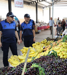 Kartepe'de semt pazarlarına sıkı denetim
