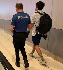 Komedyen Deniz Göktaş gözaltına alındı