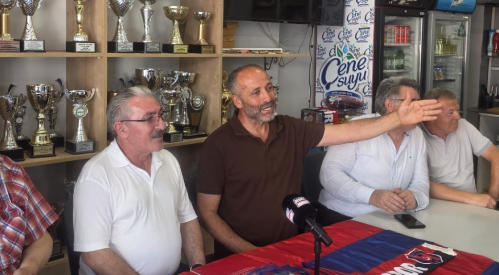 Eraslan: Tekin Uygur kulübümüzün nefesidir