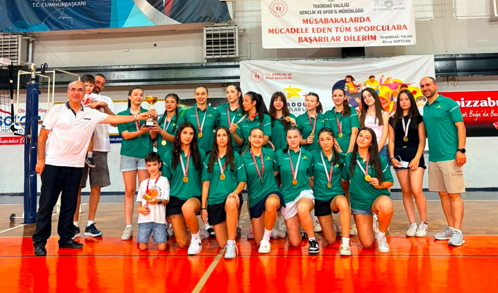 Kız voleybolcularımız Tekirdağ’da şov yaptı!