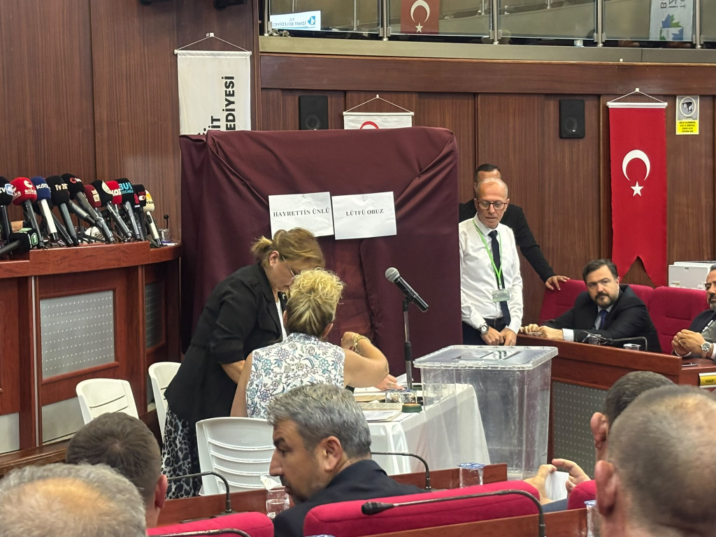 Oy kullanma işlemi başladı!