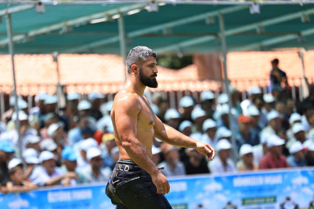 Namazgah Yağlı Güreşleri'nde çeyrek final heyecanı!