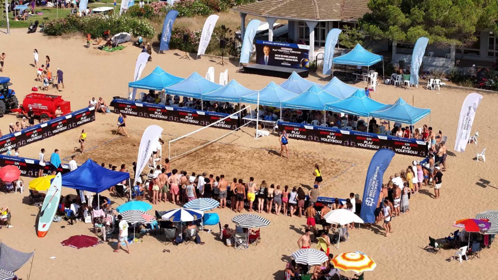 Kumcağız’da kum voleybolu şöleni