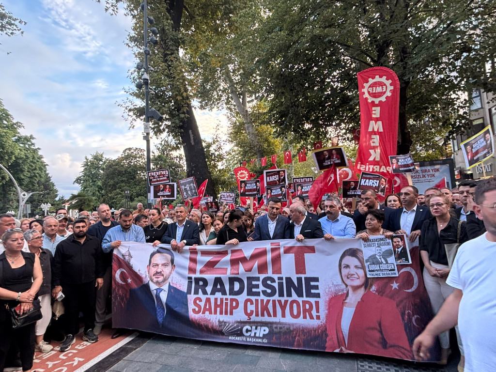 İzmit’te “İrade Yürüyüşü” için toplandılar