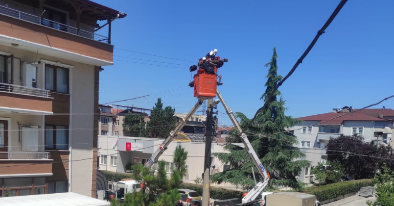 İzmit'in o mahallesinde akşama kadar elektrikler yok!