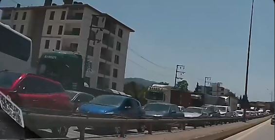 Kocaeli'de herkesin şikayet ettiği yol! Çözüm neden gelmiyor? 