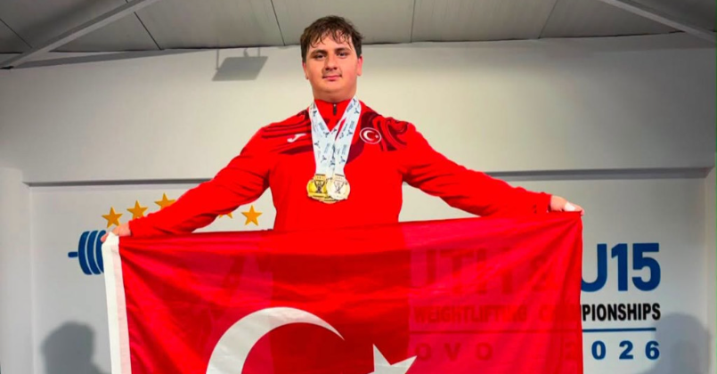 15 yaşında, üç altın madalya kazandı