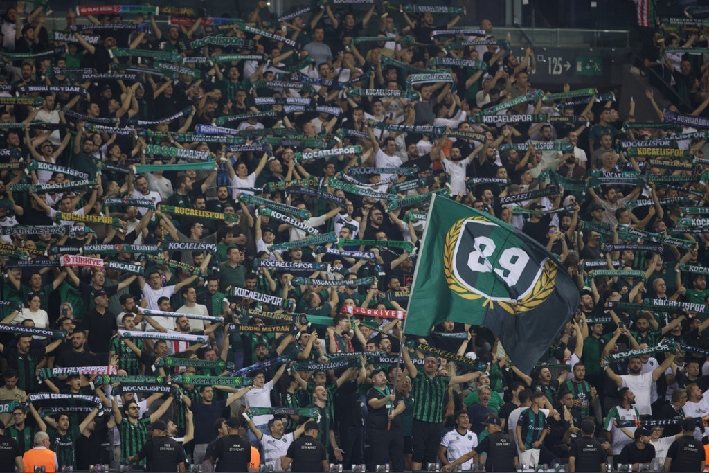 Kocaelispor Amedspor maçını kaç kişi izledi?